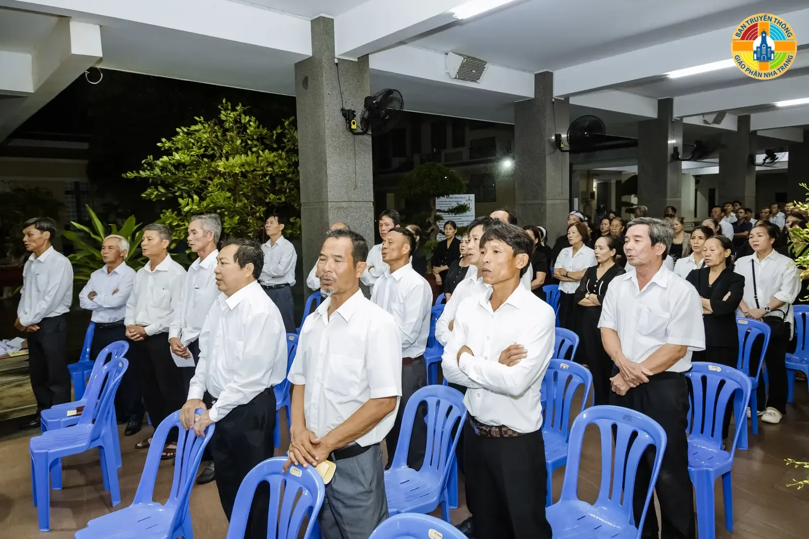 Hình Ảnh Giáo xứ Vinh Trang trong Thánh Lễ cầu nguyện cho Linh Hồn Linh Mục PHAOLÔ TRƯƠNG ĐỨC THẮNG - Ảnh 10